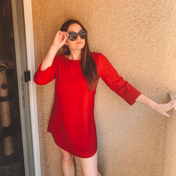 Dresses & Skirts - Burgundy shift dress